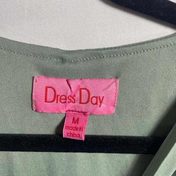 Drees Doy Sage Green flowy Sleeve V-Neck Midi Dress - Picture 6 of 7